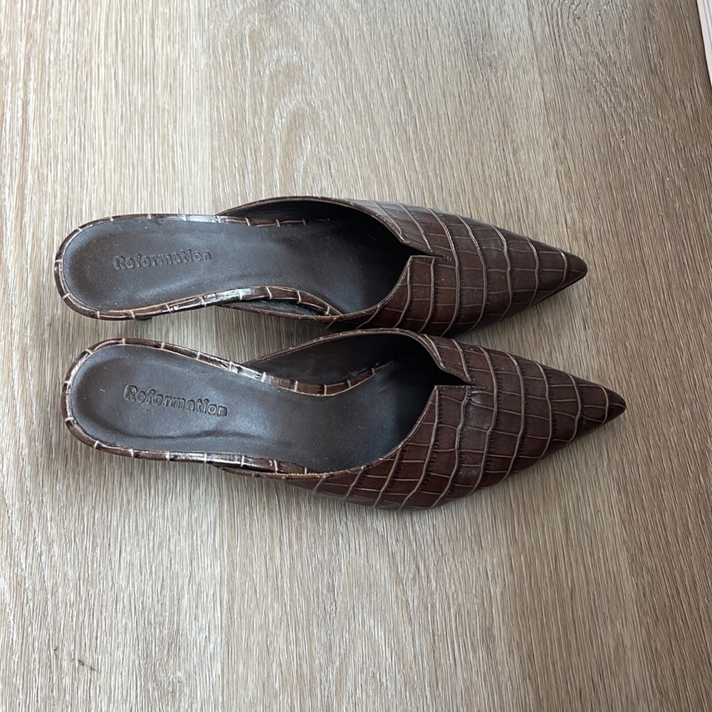 Reformation Brown Croc-Embossed Pointed Toe Mules - Picture 2 of 4